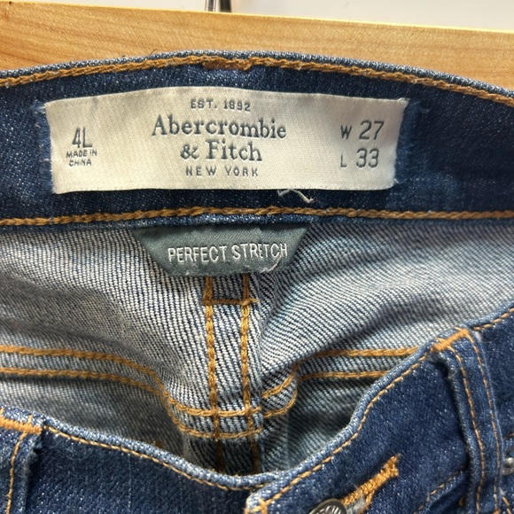 Destroyed denim dark Abercrombie & Fitch jeans - Picture 2 of 3